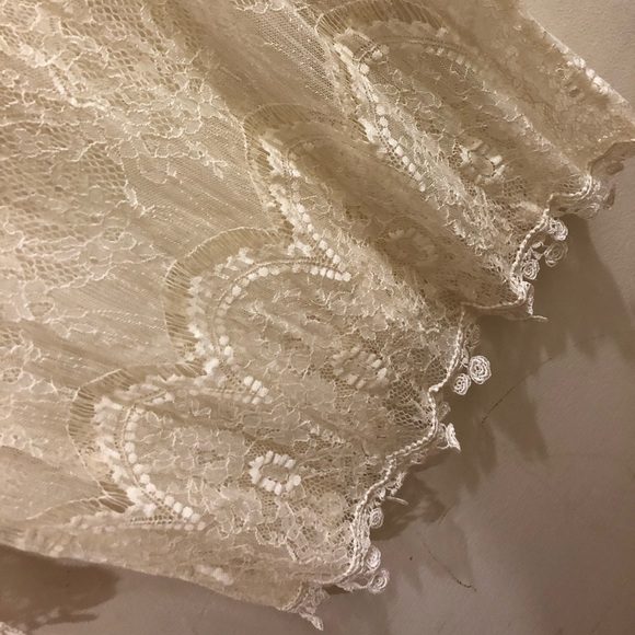 White lace dress - Picture 4 of 8